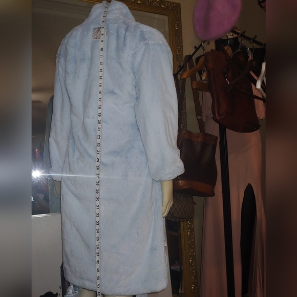 LITTLE GIRAFFE Luxe Satin Snow Leopard Robe Satin Luxurious Robe Powder Blue 🩵 - Picture 9 of 15